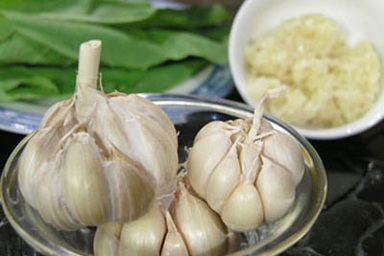 Vì sao nên ăn nhiều tỏi ngày Tết?