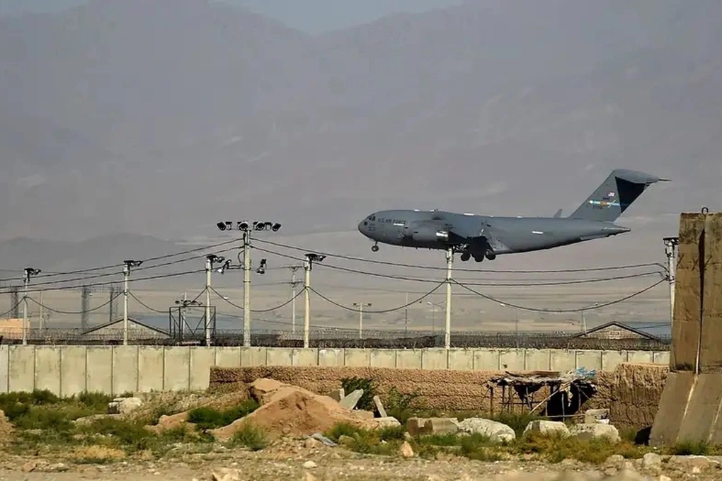 Mỹ muốn khôi phục kiểm soát căn cứ không quân lớn nhất ở Afghanistan - 1 Mỹ muốn khôi phục kiểm soát căn cứ không quân lớn nhất ở Afghanistan - 1