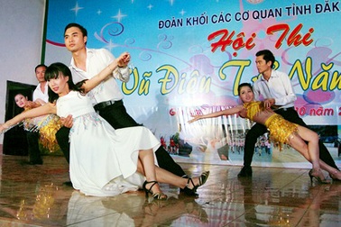 Tuổi trẻ Đắk Nông sôi nổi cùng “Vũ điệu trẻ 2015”