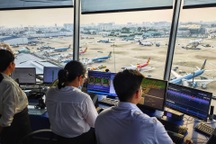 Chiều cuối năm trên tháp không lưu sân bay Tân Sơn Nhất