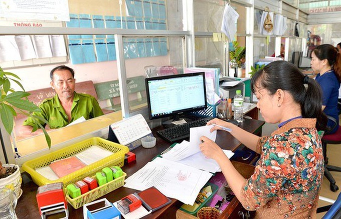 TP.HCM: Sở Nội vụ đề xuất trả thêm thu nhập cho công chức - Ảnh 1. TP.HCM: Sở Nội vụ đề xuất trả thêm thu nhập cho công chức - Ảnh 1.