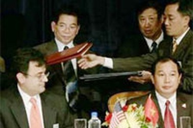 Việt - Mỹ ký Hiệp định khung về thương mại và đầu tư