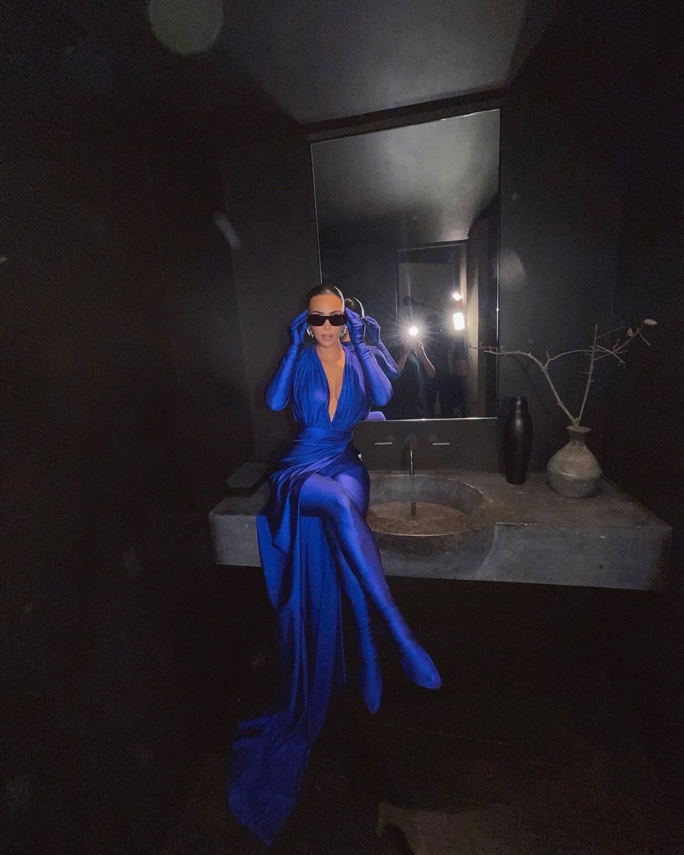 Kim Kardashian thi đỗ kỳ thi sơ cấp ngành luật sau... 3 lần thi trượt - 1 Kim Kardashian thi đỗ kỳ thi sơ cấp ngành luật sau... 3 lần thi trượt - 1