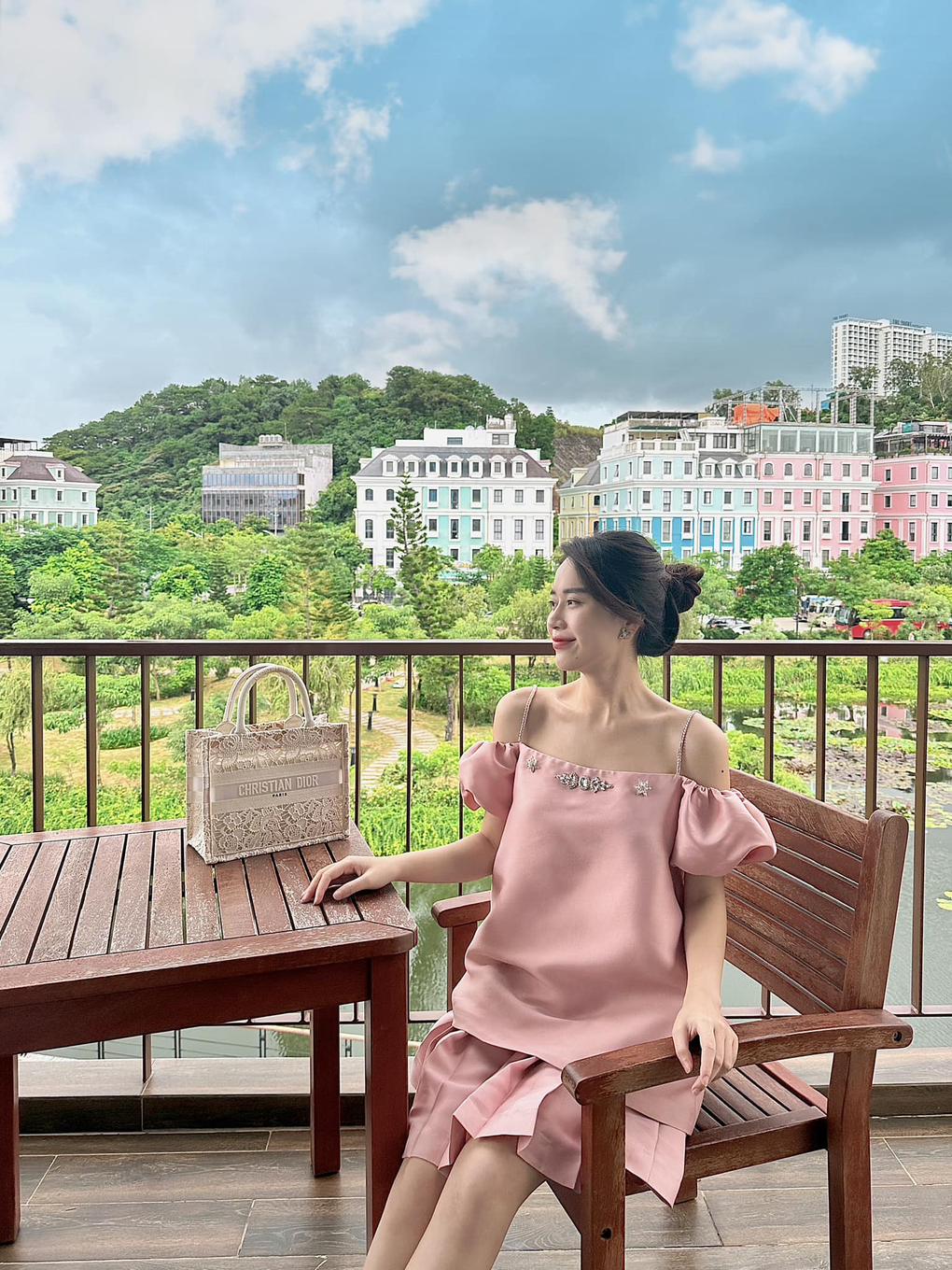 Nữ MC VTV xinh đẹp có cuộc sống sang chảnh, sắp sinh con đầu lòng - 9 Nữ MC VTV xinh đẹp có cuộc sống sang chảnh, sắp sinh con đầu lòng - 9