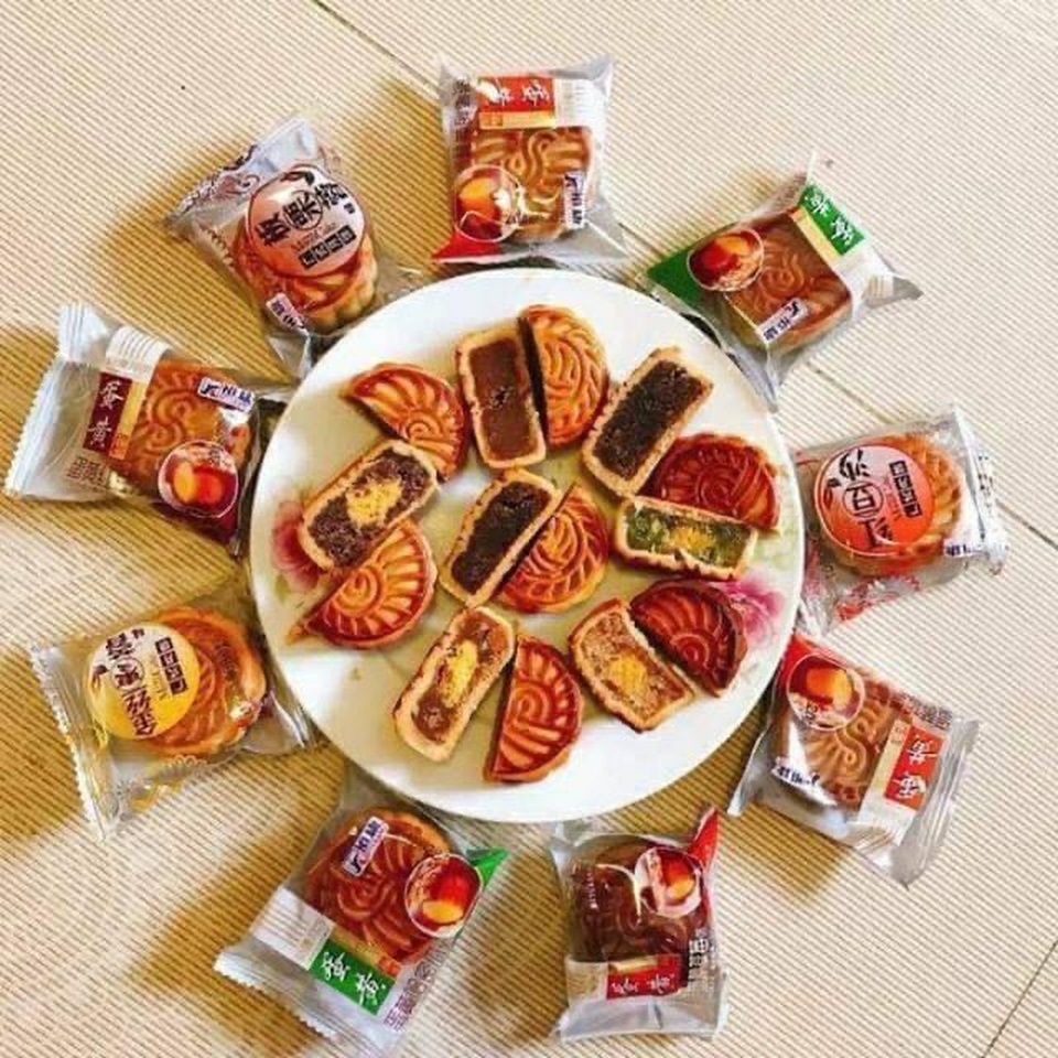 Nhan nhản bánh trung thu giá siêu rẻ, không rõ nguồn gốc trên chợ mạng - 1 Nhan nhản bánh trung thu giá siêu rẻ, không rõ nguồn gốc trên chợ mạng - 1