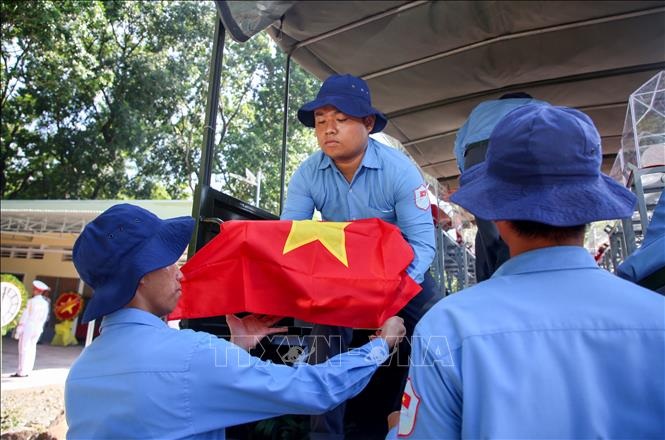 hai-cot-28624h.jpg hai-cot-28624h.jpg