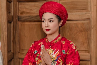 Hoa khôi Đại học FPT hóa cô đồng xinh đẹp