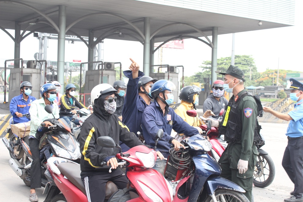 Chốt cửa ngõ Đồng Nai không thể kiểm soát 100% phương tiện từ TPHCM - 3