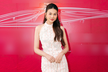 Thanh Hằng khoe chân dài 1,12m nổi bật giữa dàn hoa hậu, á hậu