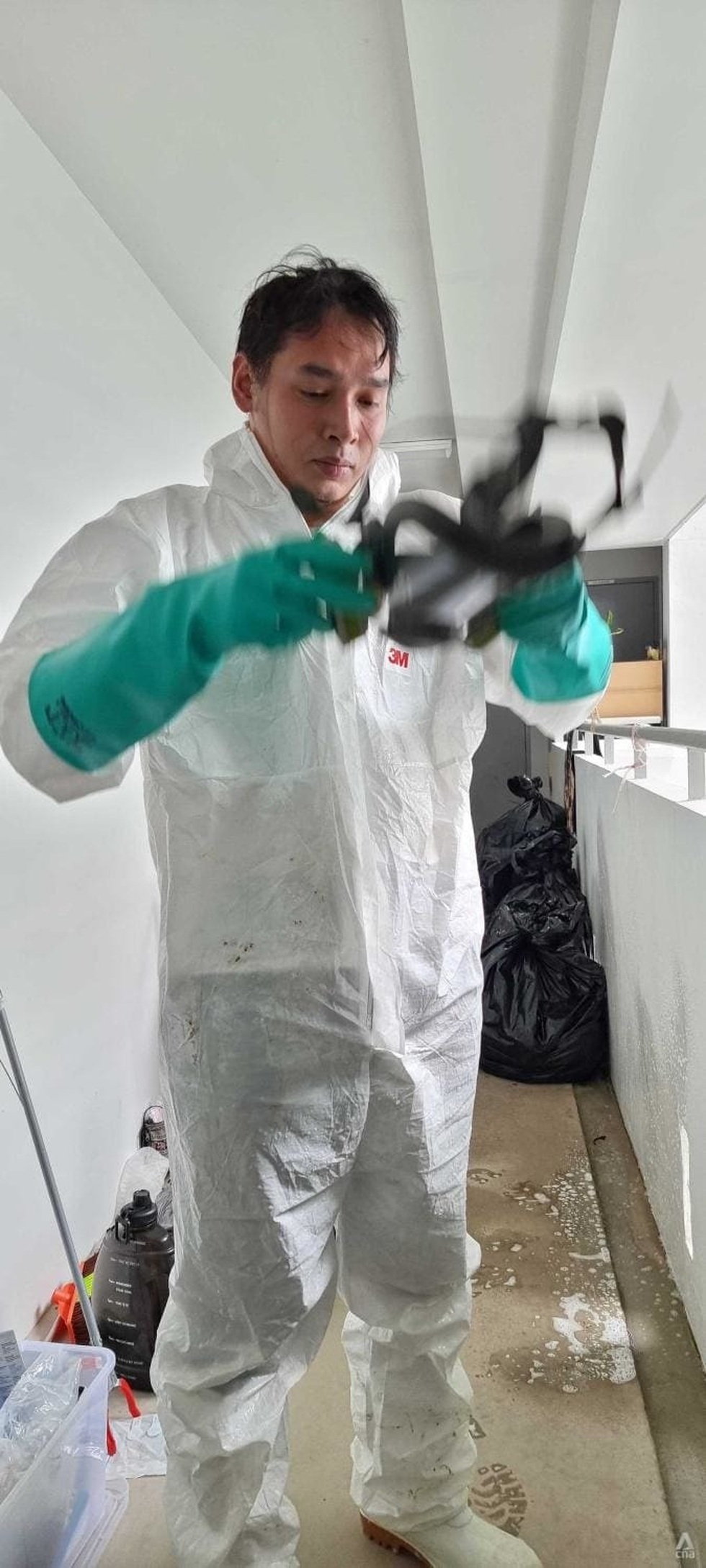 Công việc không ai muốn làm: Chuyên đi dọn dẹp hiện trường án mạng - 3 Công việc không ai muốn làm: Chuyên đi dọn dẹp hiện trường án mạng - 3