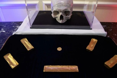 Mỹ trả lại 5 thỏi vàng và cổ vật nghìn năm tuổi cho Pháp