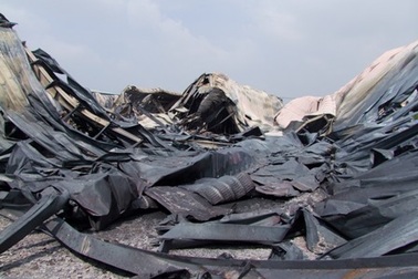 Công ty mút xốp cháy tan hoang, thiệt hại 50 tỷ đồng