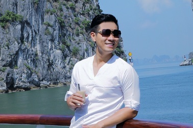 Cùng MC Nguyên Khang khám phá “kỳ quan” Vịnh Hạ Long