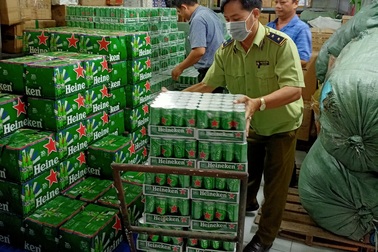 Tiêu huỷ hàng trăm thùng bia Heineken nhập lậu, không đạt chuẩn chất lượng