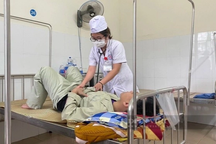 Nhiều người bị ngộ độc sau khi ăn bánh mì