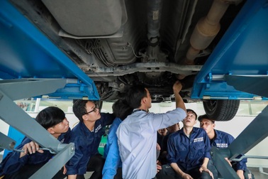 Nâng cao chất lượng đào tạo để lôi kéo học sinh đến với trường nghề