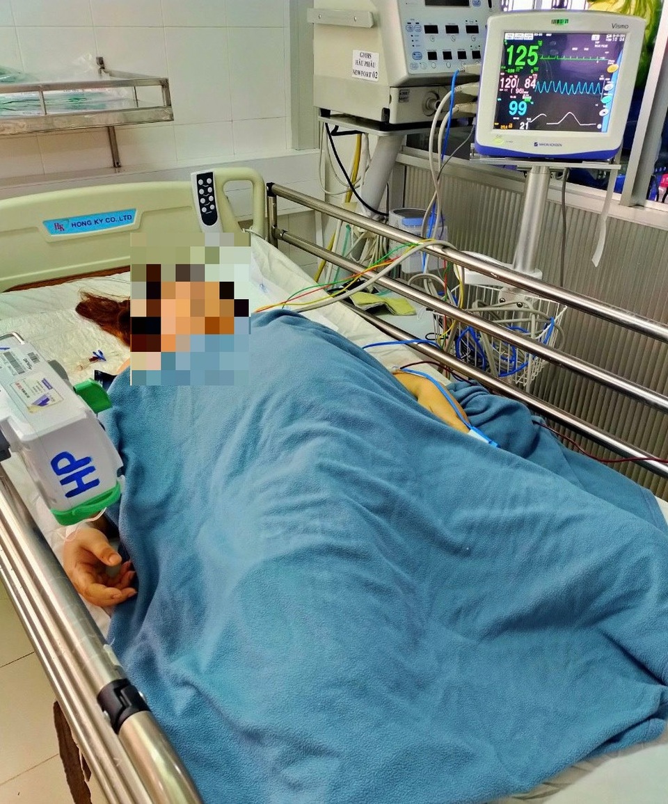 15 bác sĩ phối hợp cứu sống cô gái trẻ bị tai nạn giao thông nguy kịch - 2 15 bác sĩ phối hợp cứu sống cô gái trẻ bị tai nạn giao thông nguy kịch - 2