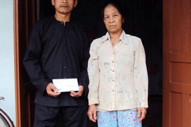 Quà nhân ái đến với cựu binh rừng Sác