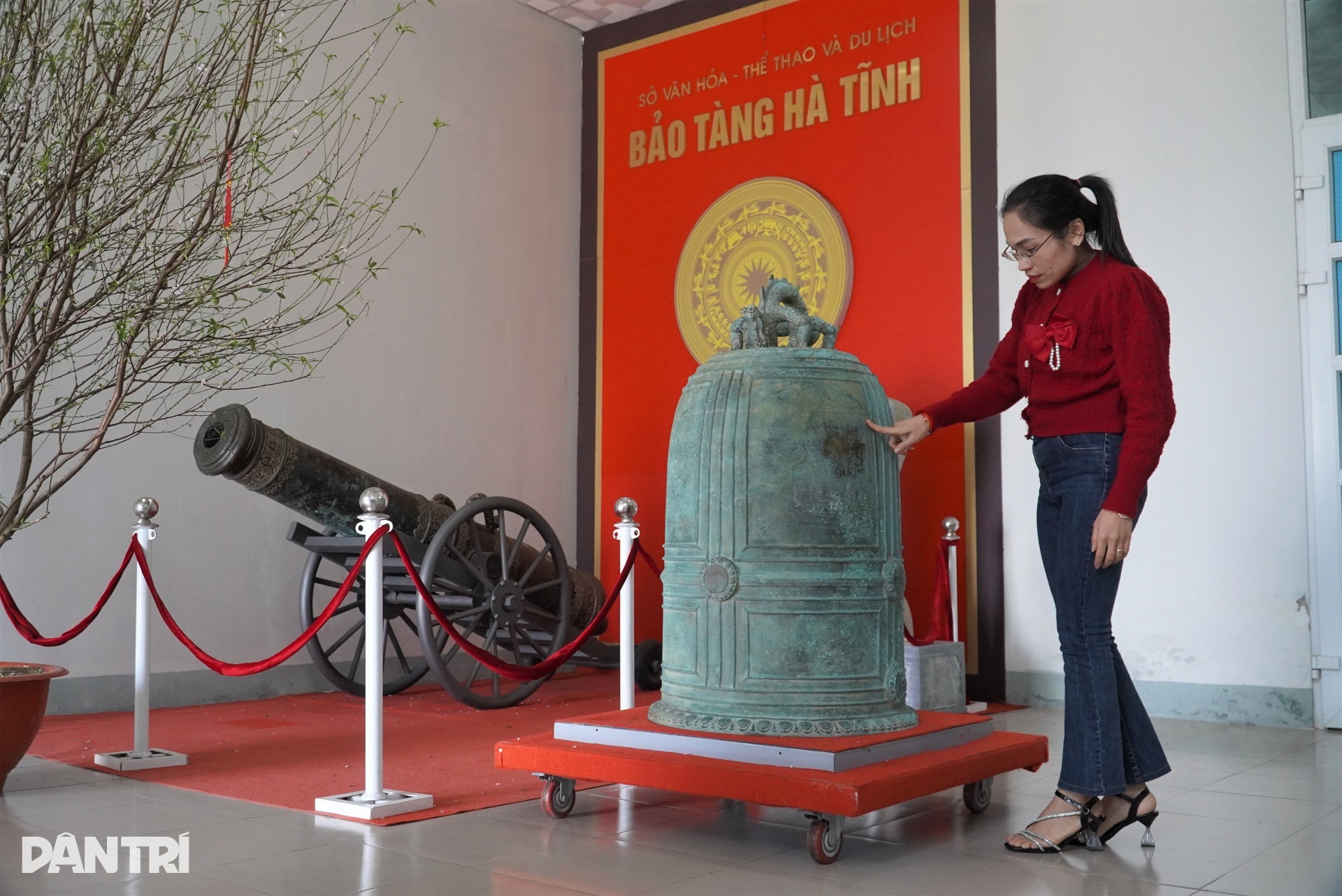 Quả chuông hiếm bằng đồng, hơn 600 tuổi được công nhận bảo vật quốc gia - 1 Quả chuông hiếm bằng đồng, hơn 600 tuổi được công nhận bảo vật quốc gia - 1