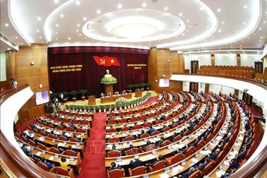 Trung ương thảo luận về công tác nhân sự