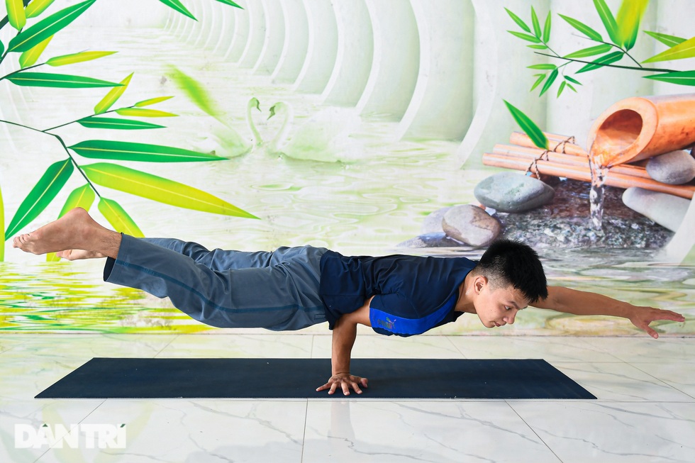 Kiện tướng yoga Việt từng bị nghi ngờ giới tính vì tập môn của phái nữ - 2 Kiện tướng yoga Việt từng bị nghi ngờ giới tính vì tập môn của phái nữ - 2