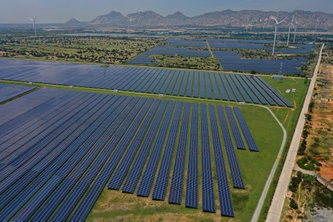 Phó Thủ tướng yêu cầu tháo gỡ khó khăn cho điện gió, điện mặt trời