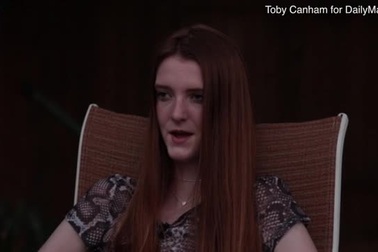 Cô gái có đôi chân dài 1m35 “tủi thân” vì chưa từng được mời khiêu vũ