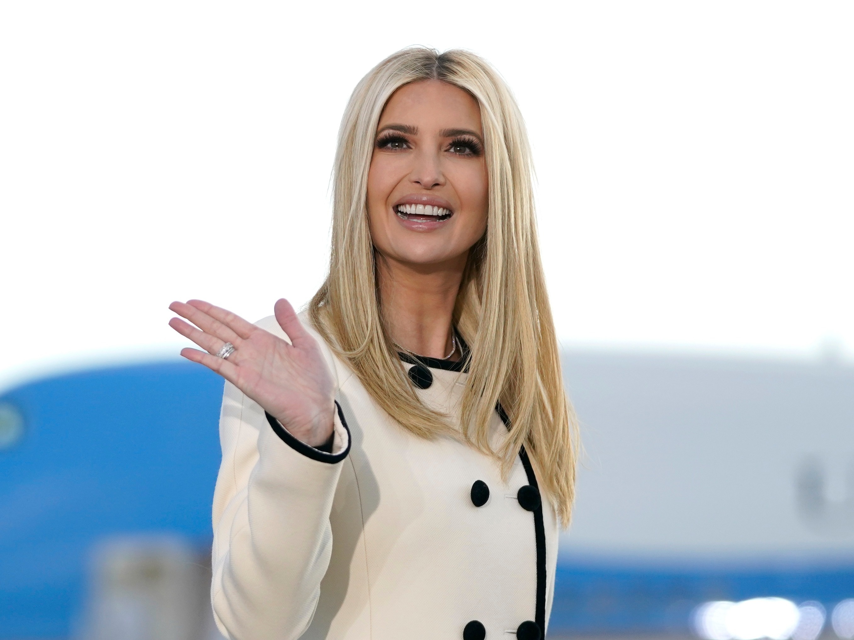 Chấp nhận gác lại sự nghiệp vì con, Ivanka Trump đang làm mẹ như thế nào?