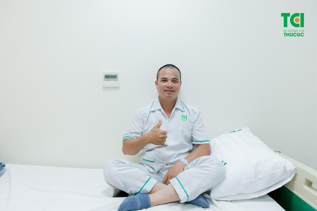 Bị đục thủy tinh thể nặng ở tuổi ngoài 40 vì lý do chủ quan - 3 Bị đục thủy tinh thể nặng ở tuổi ngoài 40 vì lý do chủ quan - 3