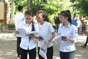 Mưa giông khắp nước đợt thi THPT Quốc gia 2017