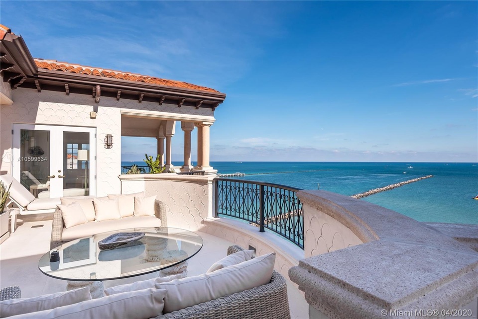 Căn penthouse xa hoa ngắm trọn view biển giá 20 triệu USD của tỷ phú Canada - 2 Căn penthouse xa hoa ngắm trọn view biển giá 20 triệu USD của tỷ phú Canada - 2