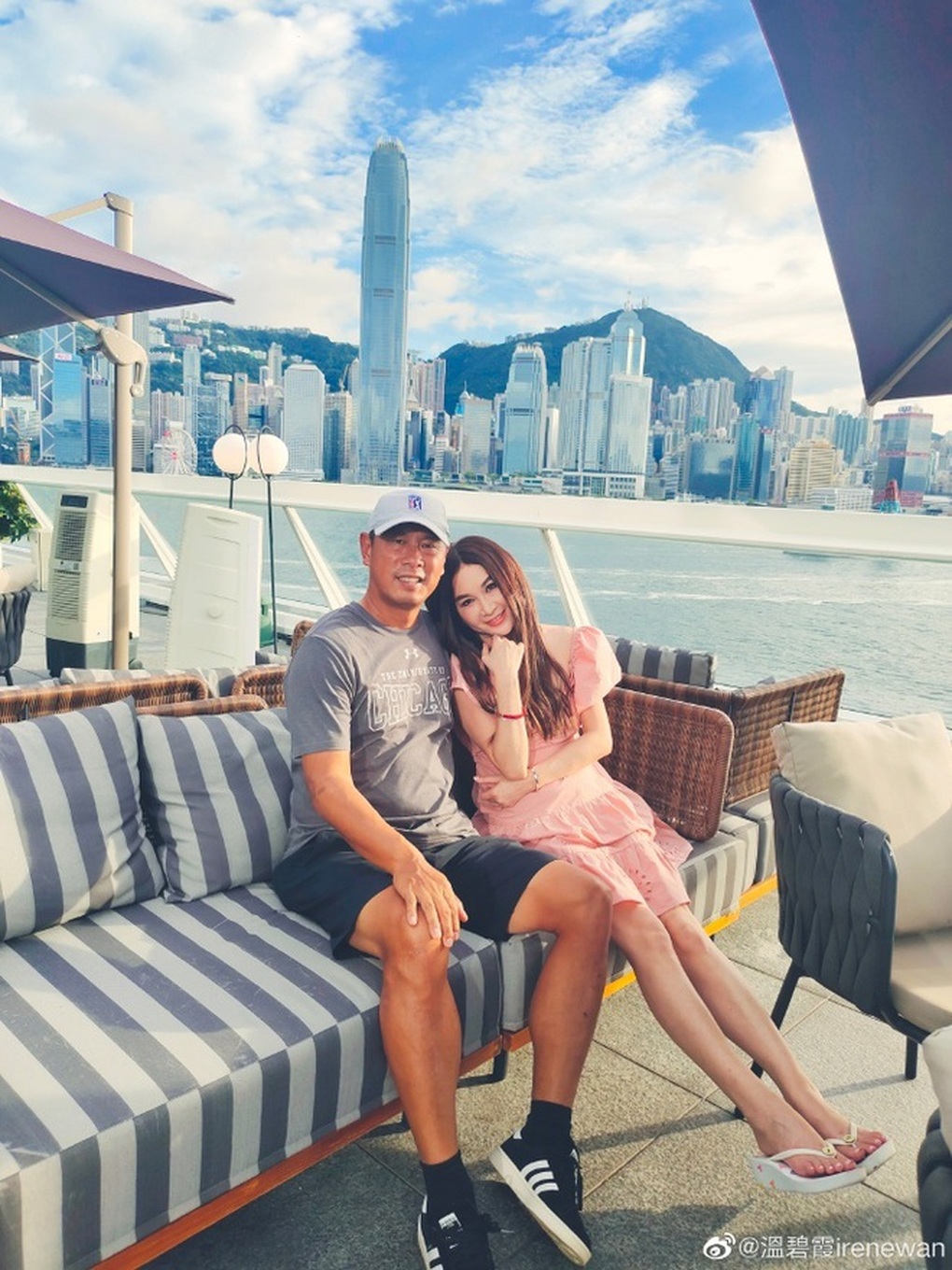 Phan Kim Liên đẹp nhất màn ảnh diện áo tắm, khoe eo thon đón tuổi 56 - 7 Phan Kim Liên đẹp nhất màn ảnh diện áo tắm, khoe eo thon đón tuổi 56 - 7