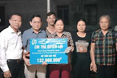 Fubon Life Việt Nam trả 130 triệu đồng quyền lợi bảo hiểm cho một khách hàng