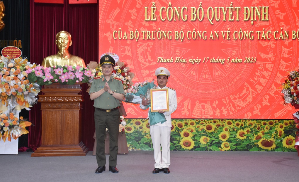 Công bố quyết định về nhân sự của Bộ Công an tại Công an Thanh Hóa - 1 Công bố quyết định về nhân sự của Bộ Công an tại Công an Thanh Hóa - 1