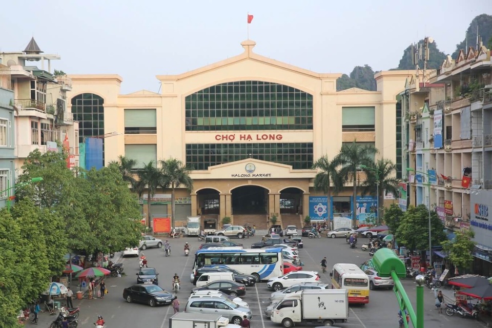 Khởi tố, tạm giam 2 phóng viên về tội “Nhận hối lộ” - 1 Khởi tố, tạm giam 2 phóng viên về tội “Nhận hối lộ” - 1