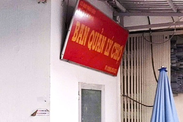 Ban quản lý chợ phải kiểm điểm vì thu phí vệ sinh sai quy định