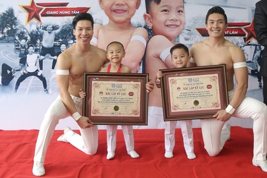 Con trai 3 tuổi của Quốc Cơ, Quốc Nghiệp lập kỷ lục Guinness