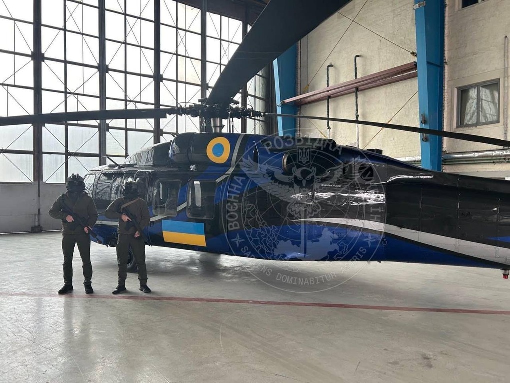 Trực thăng Diều hâu đen của Mỹ lần đầu lộ diện cùng đặc nhiệm Ukraine - 1 Trực thăng Diều hâu đen của Mỹ lần đầu lộ diện cùng đặc nhiệm Ukraine - 1