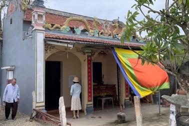 Ngôi đền 200 tuổi "kêu cứu"