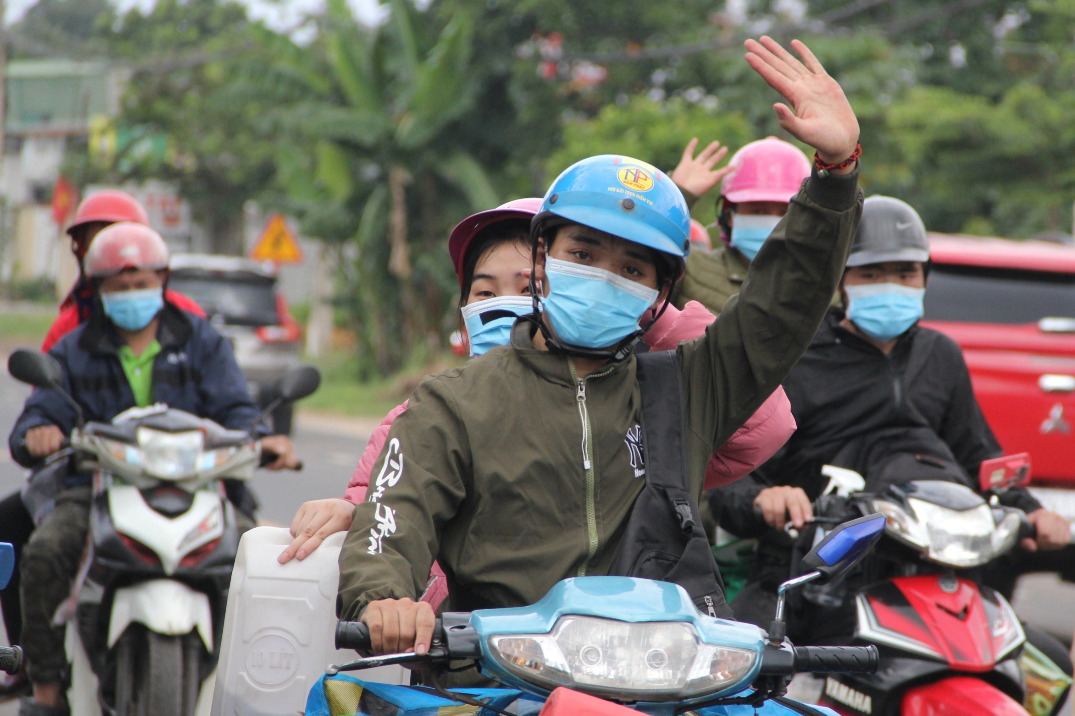 Tăng lương hưu, bán sổ bảo hiểm lấy hưu non tạo sóng tranh luận - 6 Tăng lương hưu, bán sổ bảo hiểm lấy hưu non tạo sóng tranh luận - 6