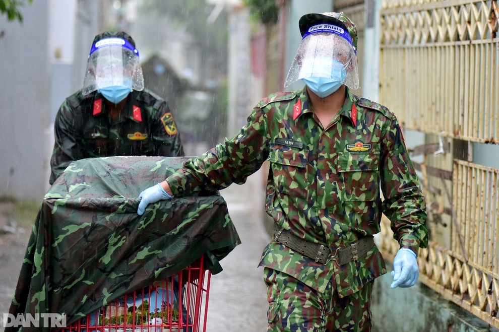Bản tin Covid-19: Quân đội hỗ trợ TPHCM chống dịch, Hà Nội có điểm nóng mới - 3 Bản tin Covid-19: Quân đội hỗ trợ TPHCM chống dịch, Hà Nội có điểm nóng mới - 3