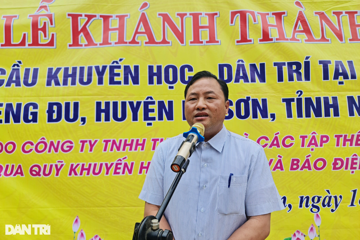Ngập tràn niềm vui ngày khánh thành cầu Khuyến học và Dân trí nơi biên giới - 2 Ngập tràn niềm vui ngày khánh thành cầu Khuyến học và Dân trí nơi biên giới - 2