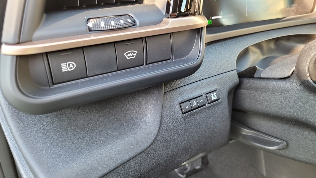 Toyota ra xe mới, lớn hơn Camry - 27