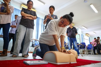 Bên trong lớp học sơ cấp cứu cho người dân tại TPHCM