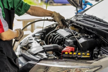 Tự rửa khoang máy ô tô: dễ làm nhưng không phải ai cũng biết