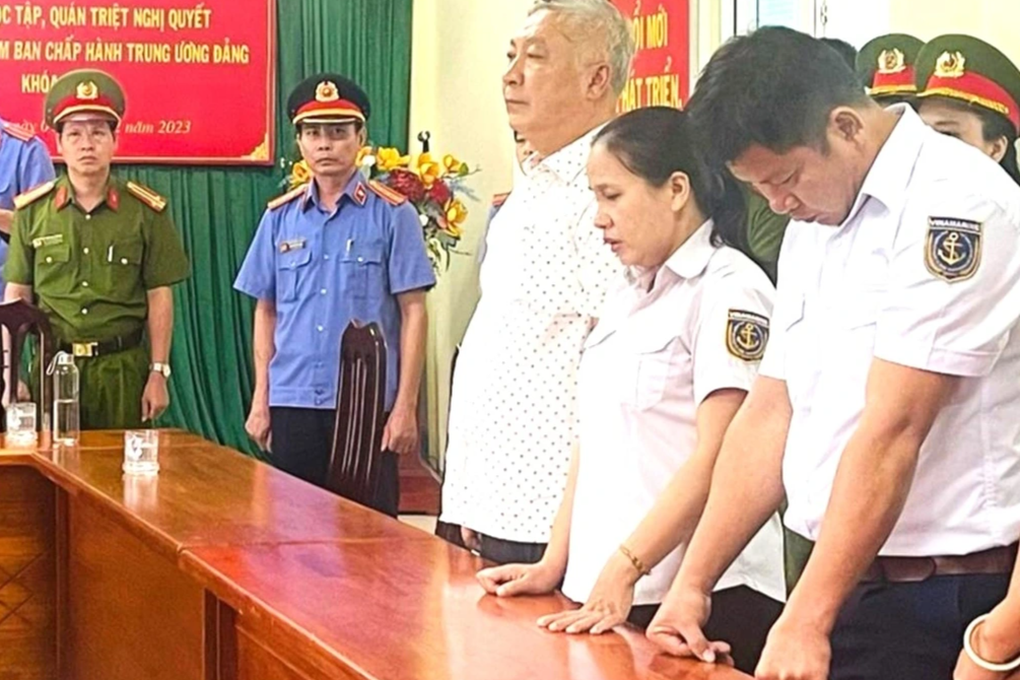Bộ sậu Cảng vụ Hàng hải Quảng Nam mua khống hàng chục nghìn lít dầu - 1 Bộ sậu Cảng vụ Hàng hải Quảng Nam mua khống hàng chục nghìn lít dầu - 1