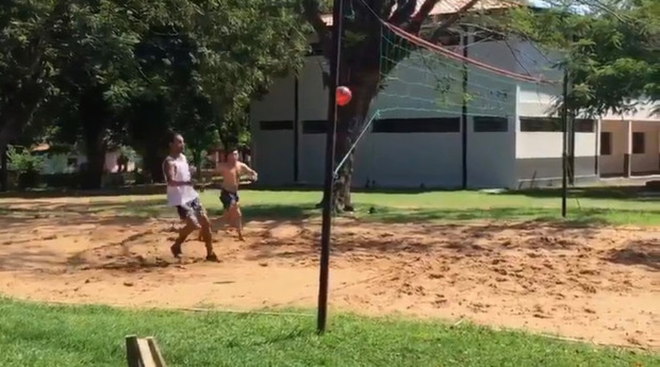 Ronaldinho lần đầu trải lòng về những ngày tháng trong tù - 3 Ronaldinho lần đầu trải lòng về những ngày tháng trong tù - 3