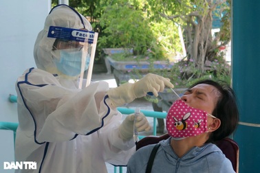 Người giữ xe ở chợ tiếp xúc dày đặc, dương tính với SARS-CoV-2