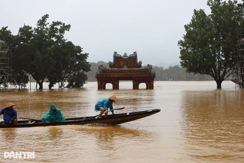 Mưa lớn tại Huế lập kỷ lục cao nhất lịch sử Việt Nam