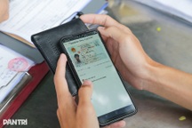 Một người lên mạng nói "tự dưng đứng tên xe máy", CSGT trả lời